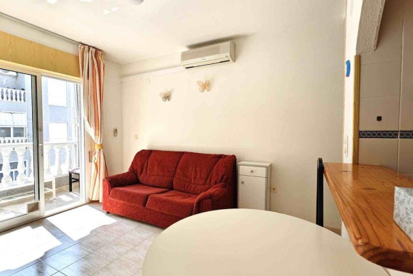 Reventa - Apartamento / piso - Torrevieja - Centro