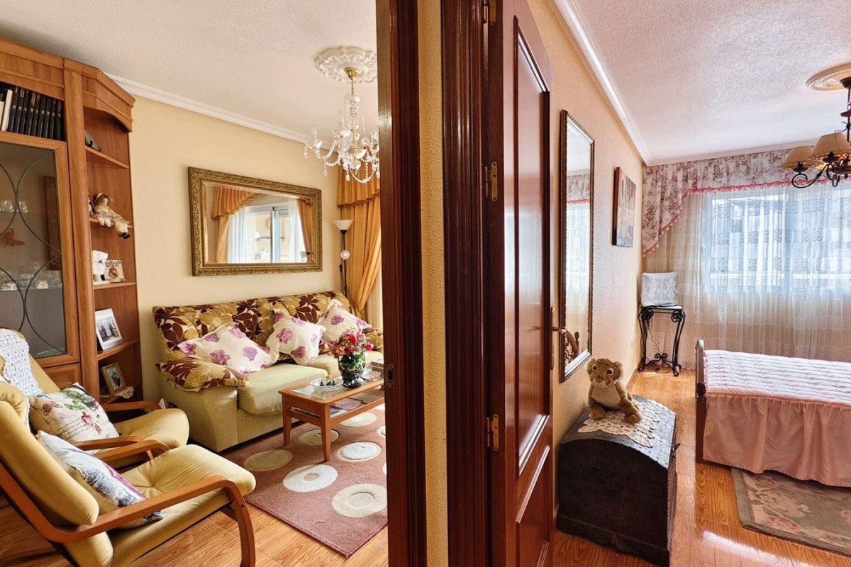 Herverkoop - Appartement  - Torrevieja - Estacion de autobuses