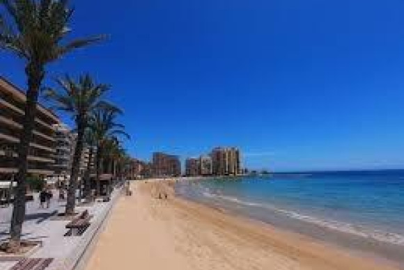 Reventa - Apartamento / piso - Torrevieja - Estacion de autobuses