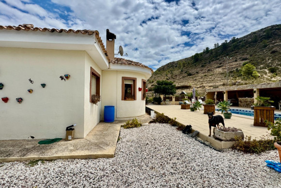 Revente - House - Relleu