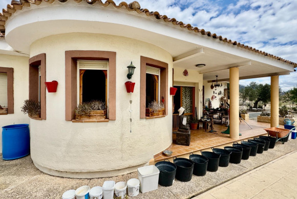 Revente - House - Relleu