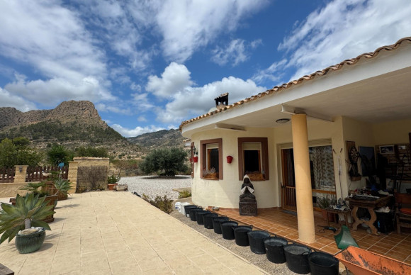 Revente - House - Relleu