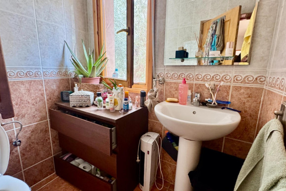 Revente - House - Relleu