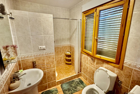 Revente - House - Relleu