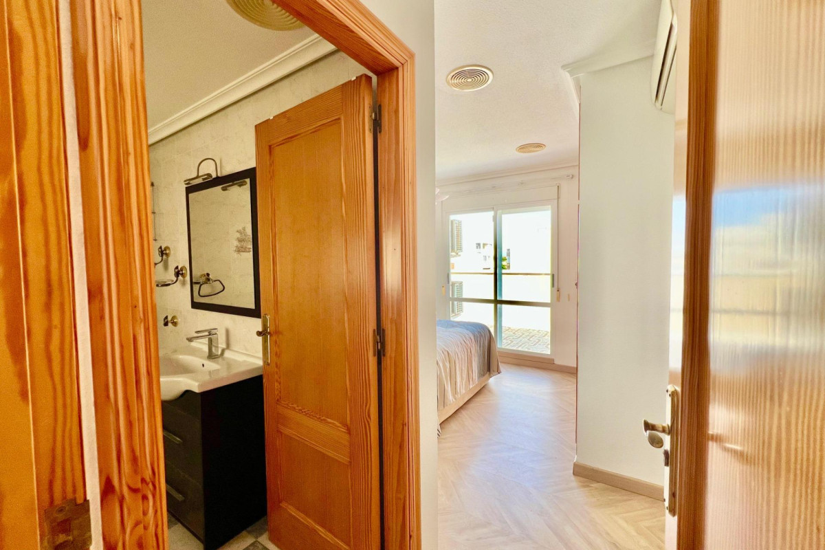 Reventa - Apartamento / piso - Torrevieja - La Mata pueblo