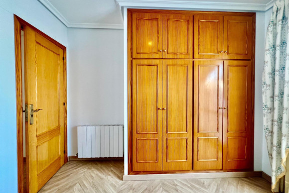 Reventa - Apartamento / piso - Torrevieja - La Mata pueblo