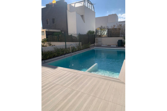 Herverkoop - Villa - Orihuela Costa - Campoamor