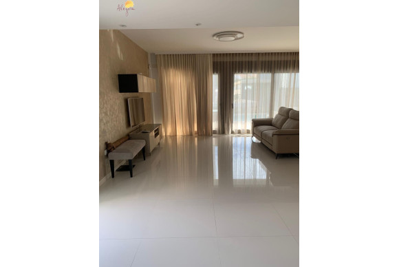 Herverkoop - Villa - Orihuela Costa - Campoamor