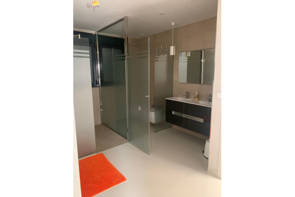 Herverkoop - Villa - Orihuela Costa - Campoamor