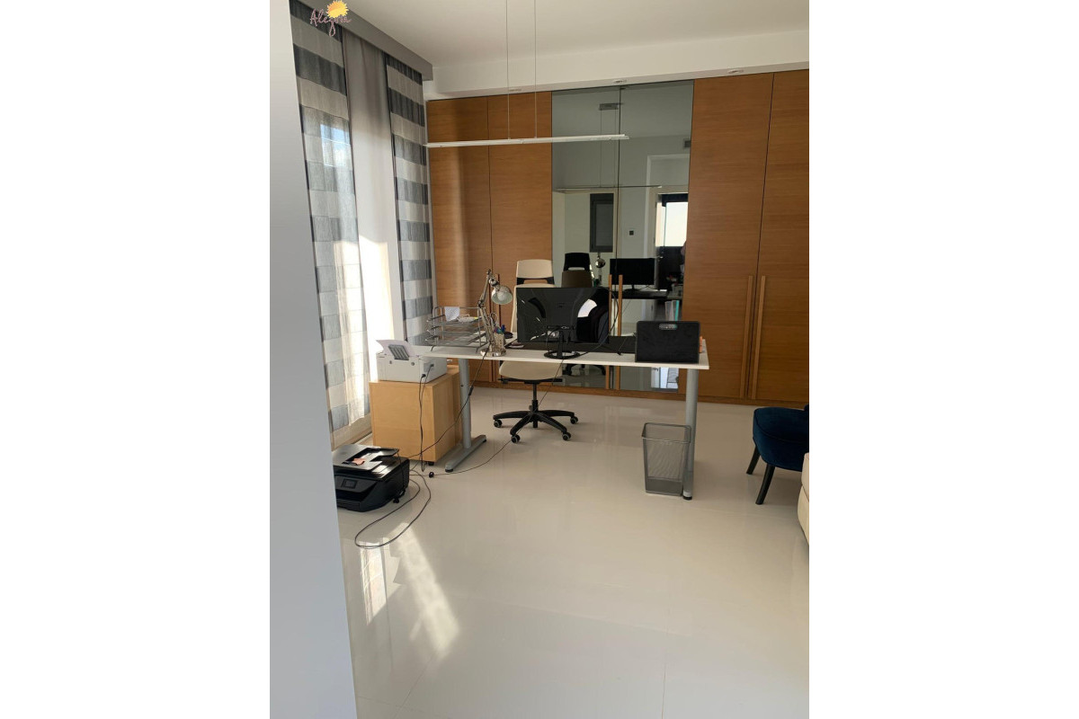 Herverkoop - Villa - Orihuela Costa - Campoamor