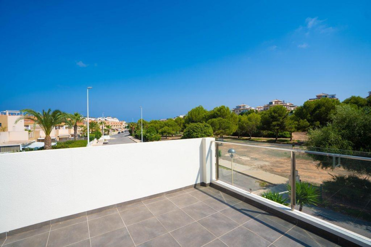 Herverkoop - Villa - Orihuela Costa - La Zenia
