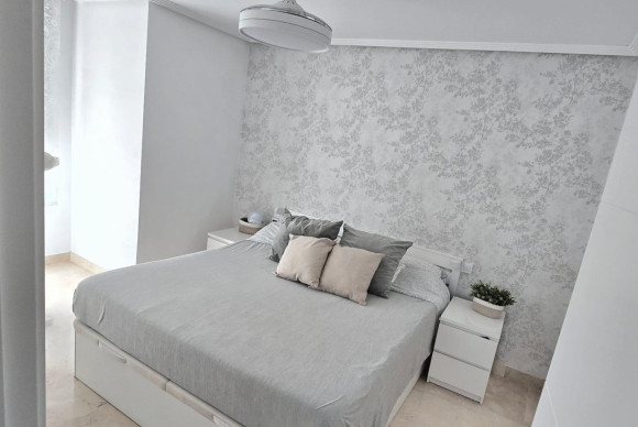 Herverkoop - Appartement  - Alicante - Pau II