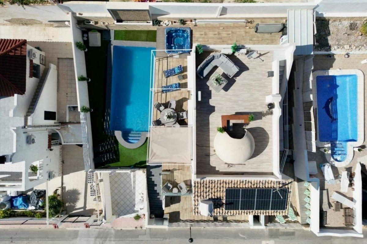 Reventa - Villa - San Miguel de Salinas - Urbanizacion blue lagoon