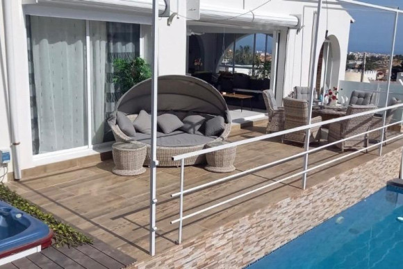 Reventa - Villa - San Miguel de Salinas - Urbanizacion blue lagoon