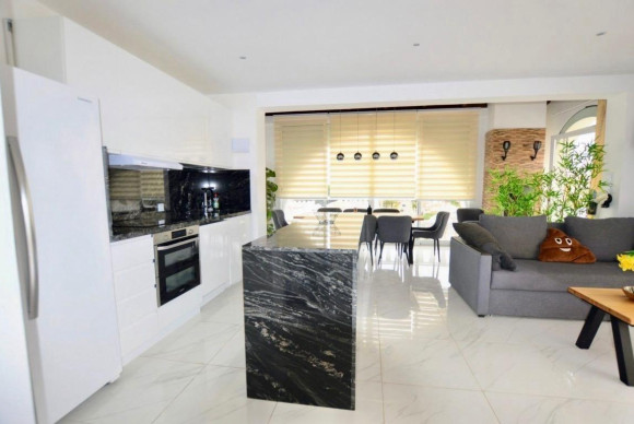 Reventa - Villa - San Miguel de Salinas - Urbanizacion blue lagoon