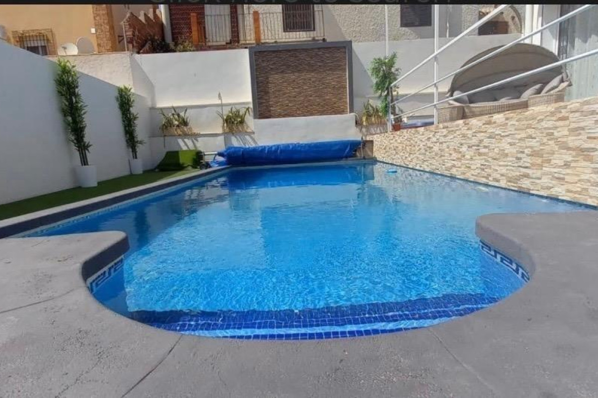 Reventa - Villa - San Miguel de Salinas - Urbanizacion blue lagoon