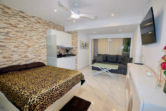 Reventa - Villa - San Miguel de Salinas - Urbanizacion blue lagoon