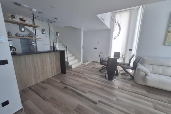 Lange Termijn Verhuur - Villa - Torrevieja - Los Balcones