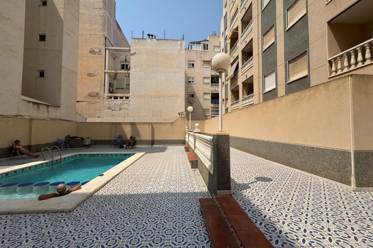 Herverkoop - Appartement  - Torrevieja - Estacion de autobuses