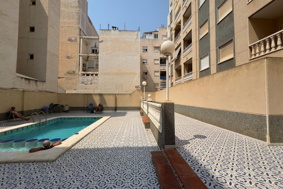 Herverkoop - Appartement  - Torrevieja - Estacion de autobuses