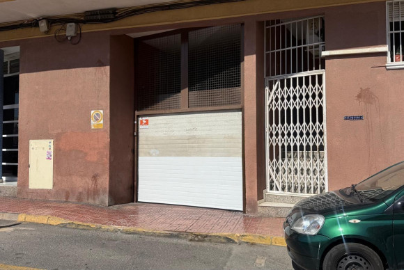 Herverkoop - Garage - Torrevieja - Estacion de autobuses