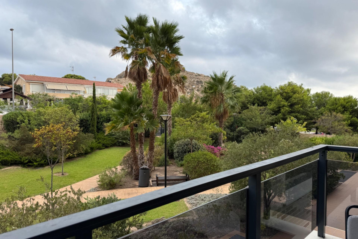 Alquiler a largo plazo - Apartamento / piso - Alicante - Vistahermosa