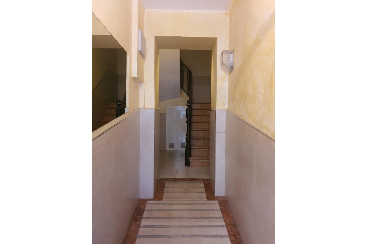 Herverkoop - Gebouw - Alicante - Mercado