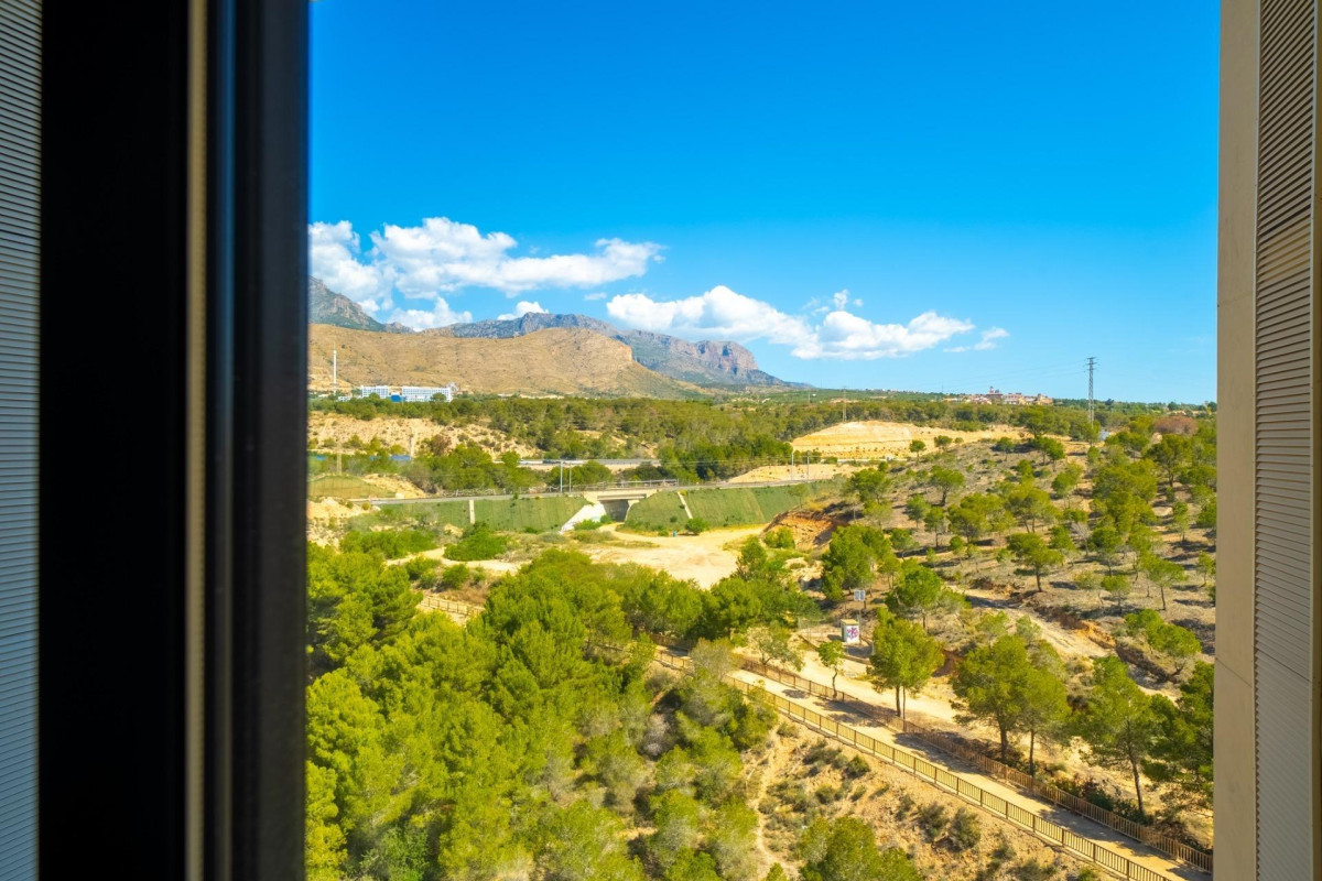 Alquiler a largo plazo - Apartamento / piso - Benidorm - Via Parque