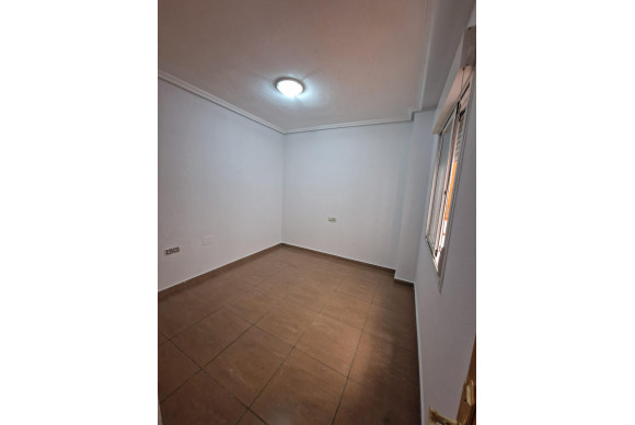 Reventa - Apartamento / piso - Torrevieja - Estacion de autobuses