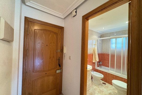 Reventa - Apartamento / piso - Torrevieja - Estacion de autobuses