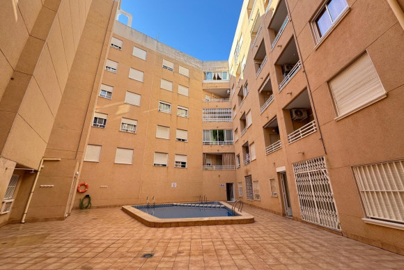 Reventa - Apartamento / piso - Torrevieja - Estacion de autobuses