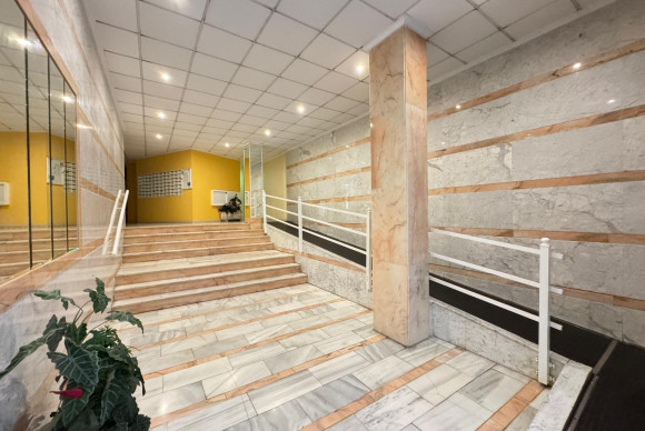 Reventa - Apartamento / piso - Torrevieja - Estacion de autobuses