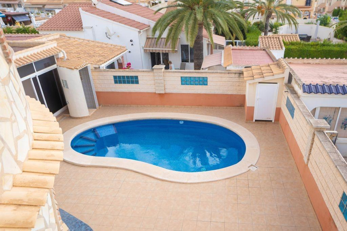 Reventa - Villa - Orihuela Costa - Los Almendros-La Florida