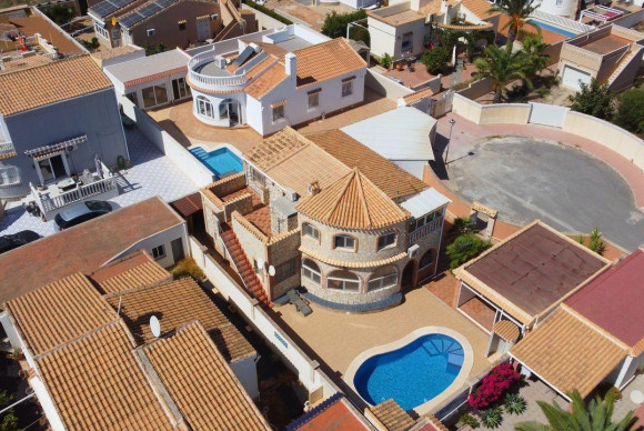 Reventa - Villa - Orihuela Costa - Los Almendros-La Florida