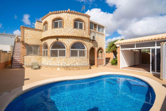 Reventa - Villa - Orihuela Costa - Los Almendros-La Florida