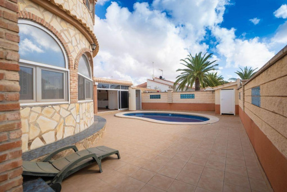 Reventa - Villa - Orihuela Costa - Los Almendros-La Florida