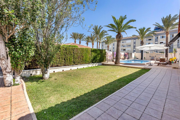 Reventa - Villa - Torrevieja - Punta prima