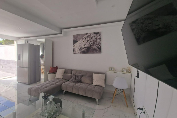 Reventa - House - Torrevieja - Zona los Frutales