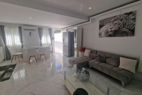 Reventa - House - Torrevieja - Zona los Frutales