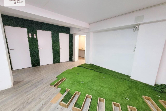 Reventa - Local Comercial - Valencia - Benicalap