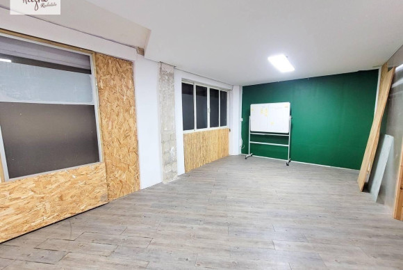 Reventa - Local Comercial - Valencia - Benicalap