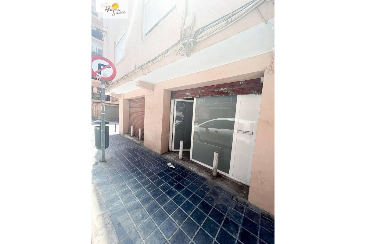 Reventa - Local Comercial - Valencia - Benicalap