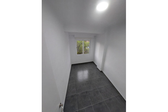 Reventa - Apartamento / piso - Santa Pola - Eroski