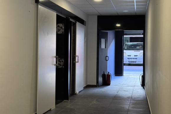 Reventa - Local Comercial - Torrevieja - Playa del Cura