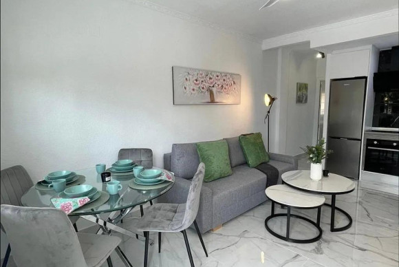Reventa - Apartamento / piso - Torrevieja - Los Frutales