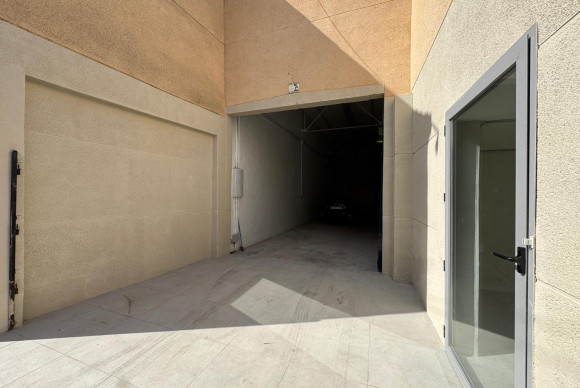 Herverkoop - Fabriekshal - Torrevieja - Centro