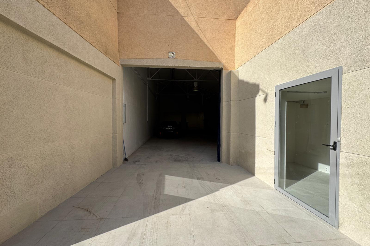 Herverkoop - Fabriekshal - Torrevieja - Centro