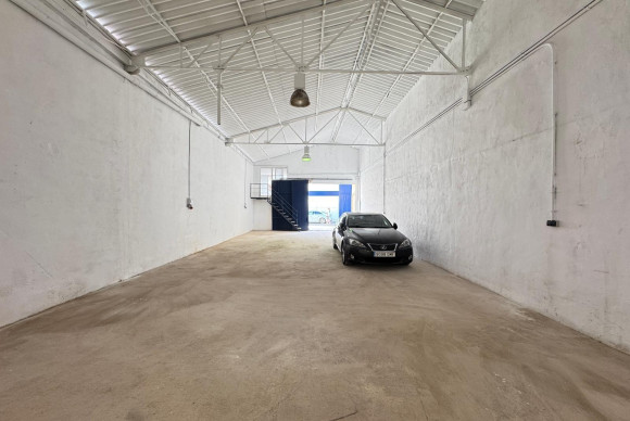 Herverkoop - Fabriekshal - Torrevieja - Centro