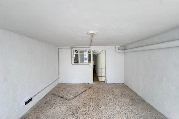 Herverkoop - Fabriekshal - Torrevieja - Centro