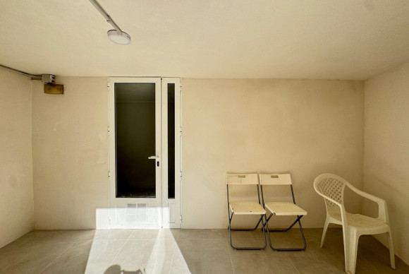 Herverkoop - Fabriekshal - Torrevieja - Centro